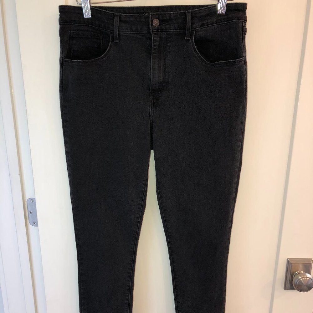 Levi's High Rise skinny jeans sz 32 EUC LN
